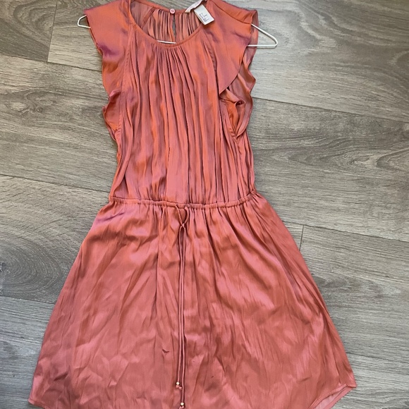 Dress - Picture 2 of 4